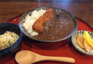 玉名・荒尾の無煙焼肉屋バサラの9時間煮込んだカツカレー