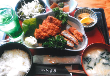 荒尾・熊本の焼肉屋バサラのトンカツ定食